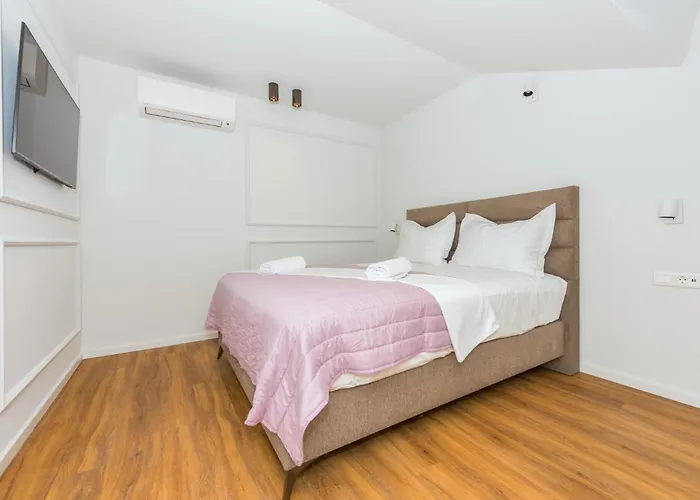 Palace Heritage 1 מאקרסקה