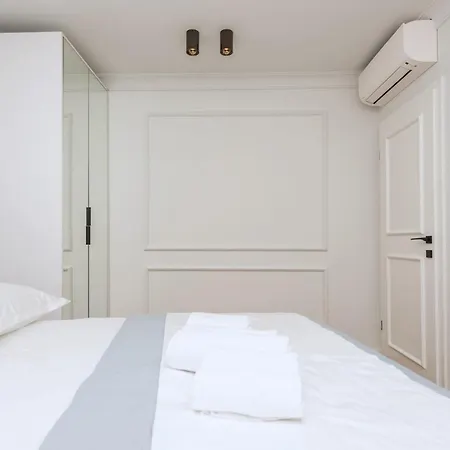Apartment Palace Heritage 1 *