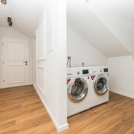 Palace Heritage 1 Makarska