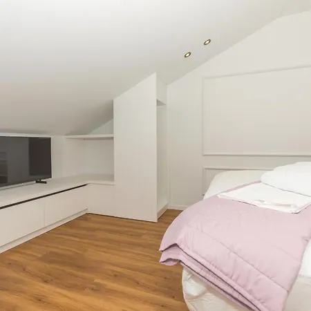 Palace Heritage 1 * Makarska