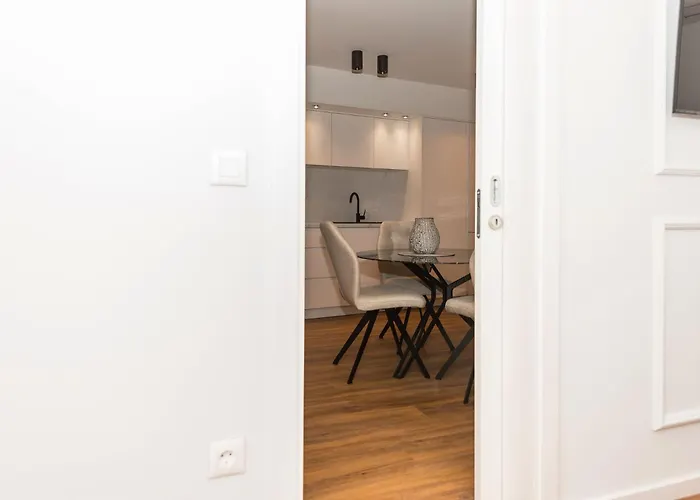 Palace Heritage 1 Makarska