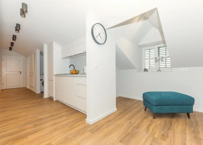 Palace Heritage 1 Makarska