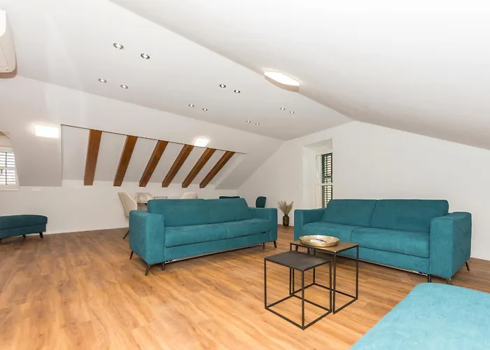 Palace Heritage 1 * Makarska