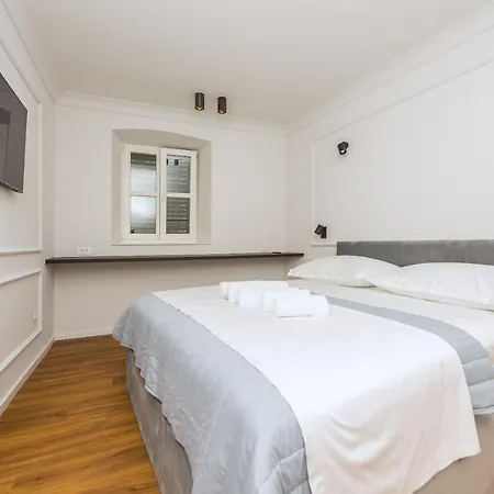 Διαμέρισμα Palace Heritage 1 *