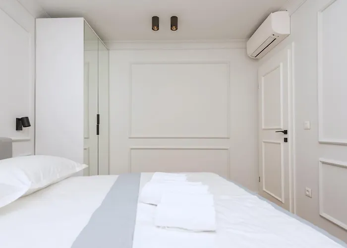 Apartment Palace Heritage 1 *