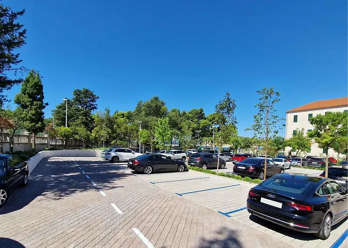 Palace Heritage 1 * Makarska